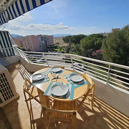 Bel Appartement, 6 Couchages, Wifi, Climatise, Parking, 10 Minutes A Pied De La Appartement Sanary-sur-Mer